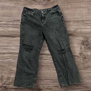 Mid Rise Black Ripped 90s Ankle Boot Jeans